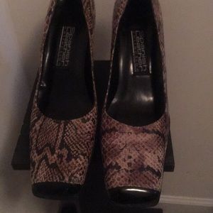 Leopard Leather shoes size 6